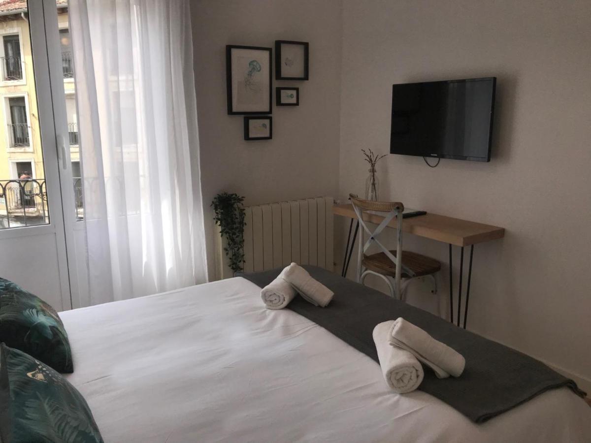Pension Boutique Dona Urraca Burgos Bagian luar foto