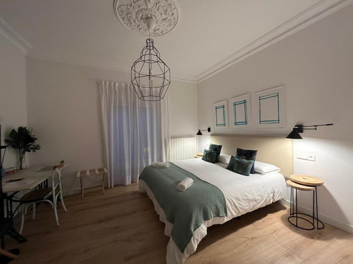 Pension Boutique Dona Urraca Burgos Bagian luar foto
