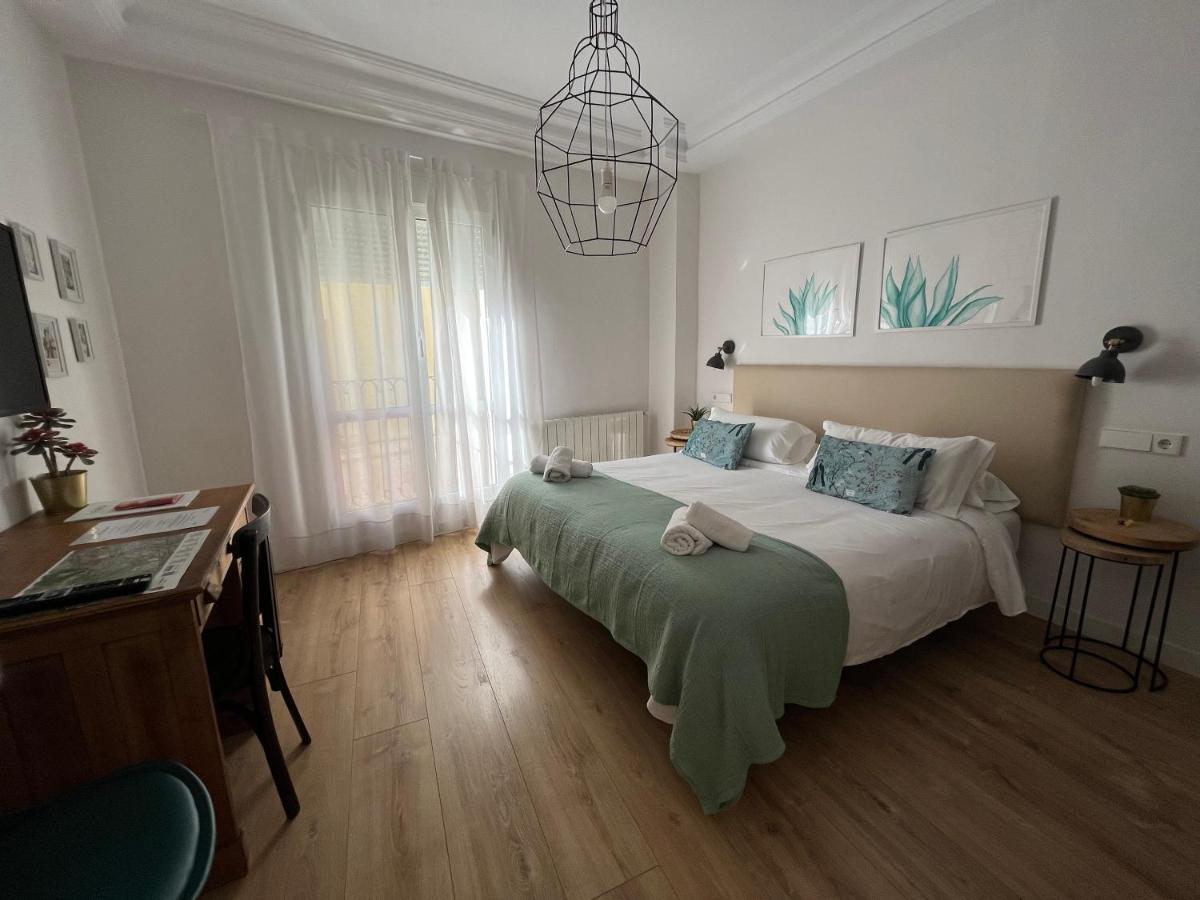 Pension Boutique Dona Urraca Burgos Bagian luar foto
