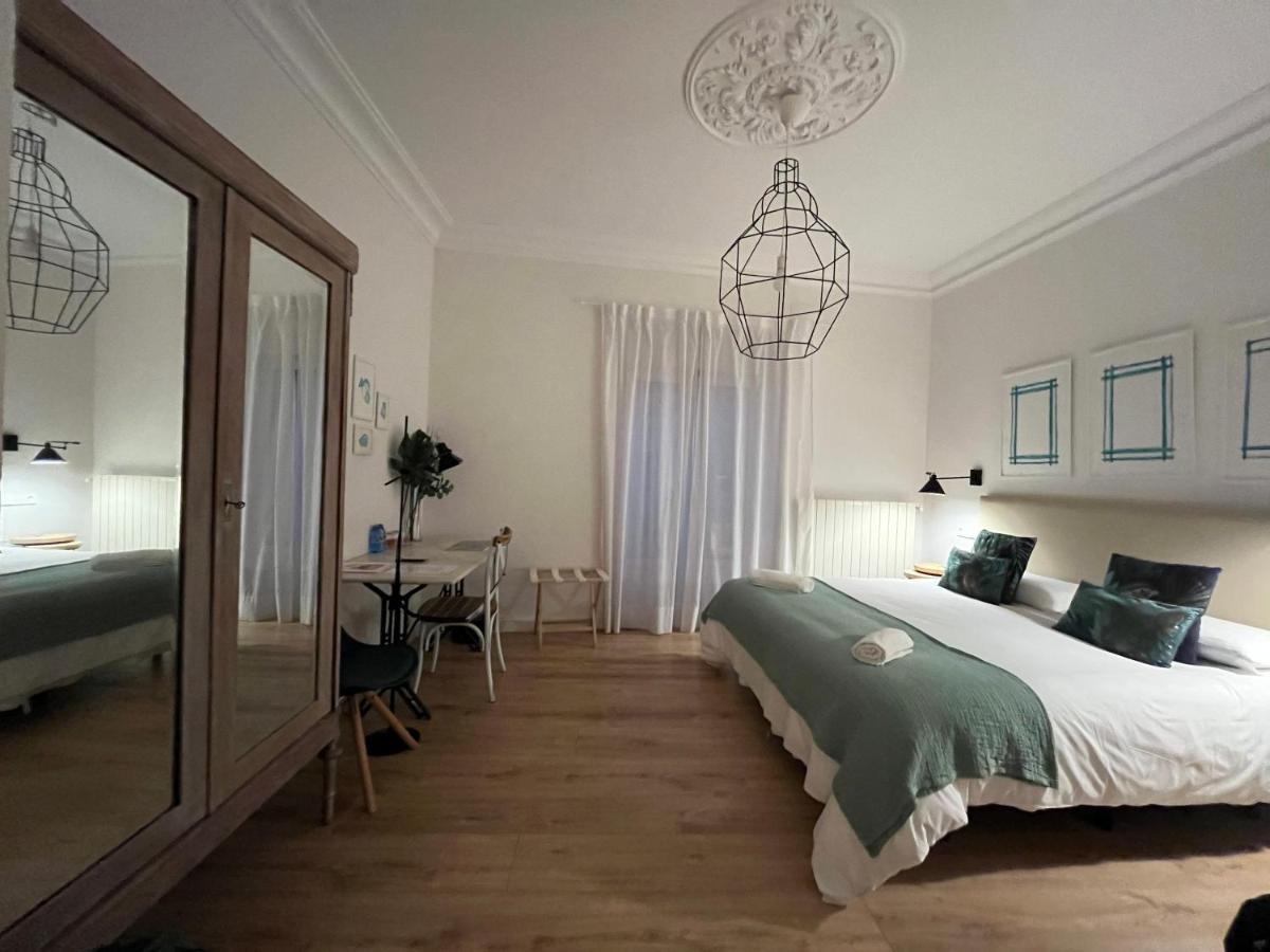 Pension Boutique Dona Urraca Burgos Bagian luar foto