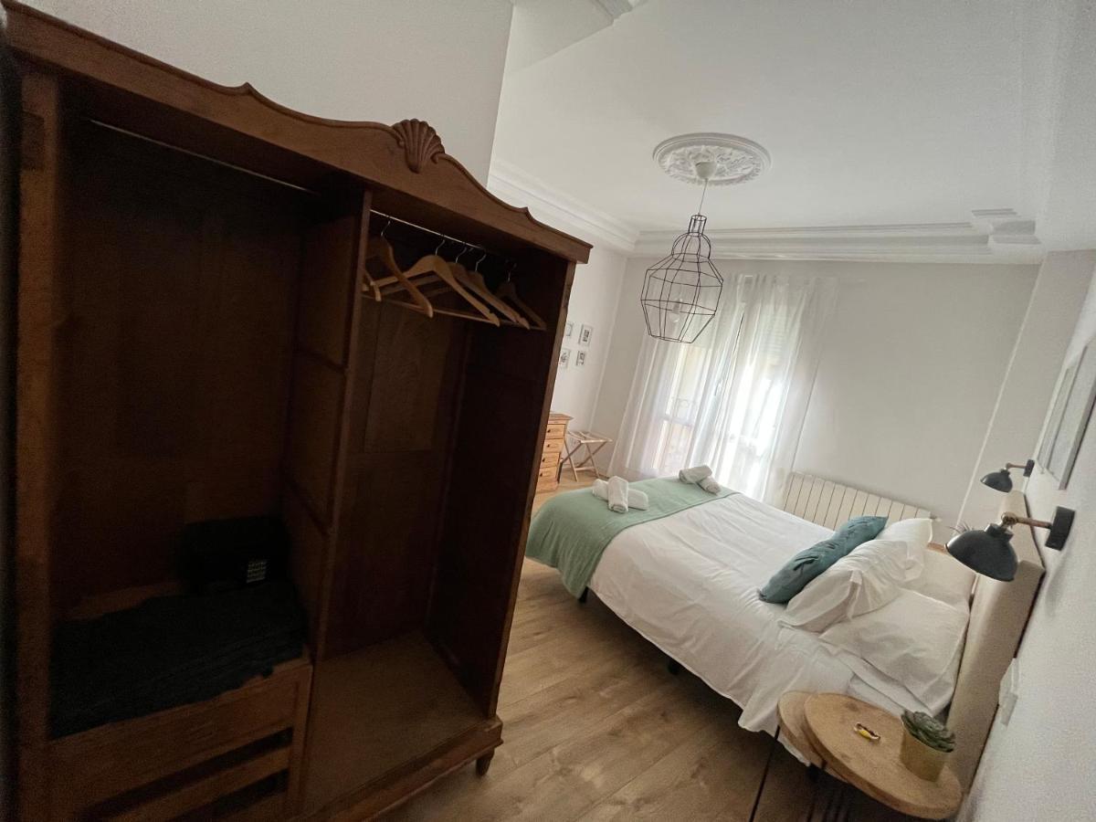 Pension Boutique Dona Urraca Burgos Bagian luar foto