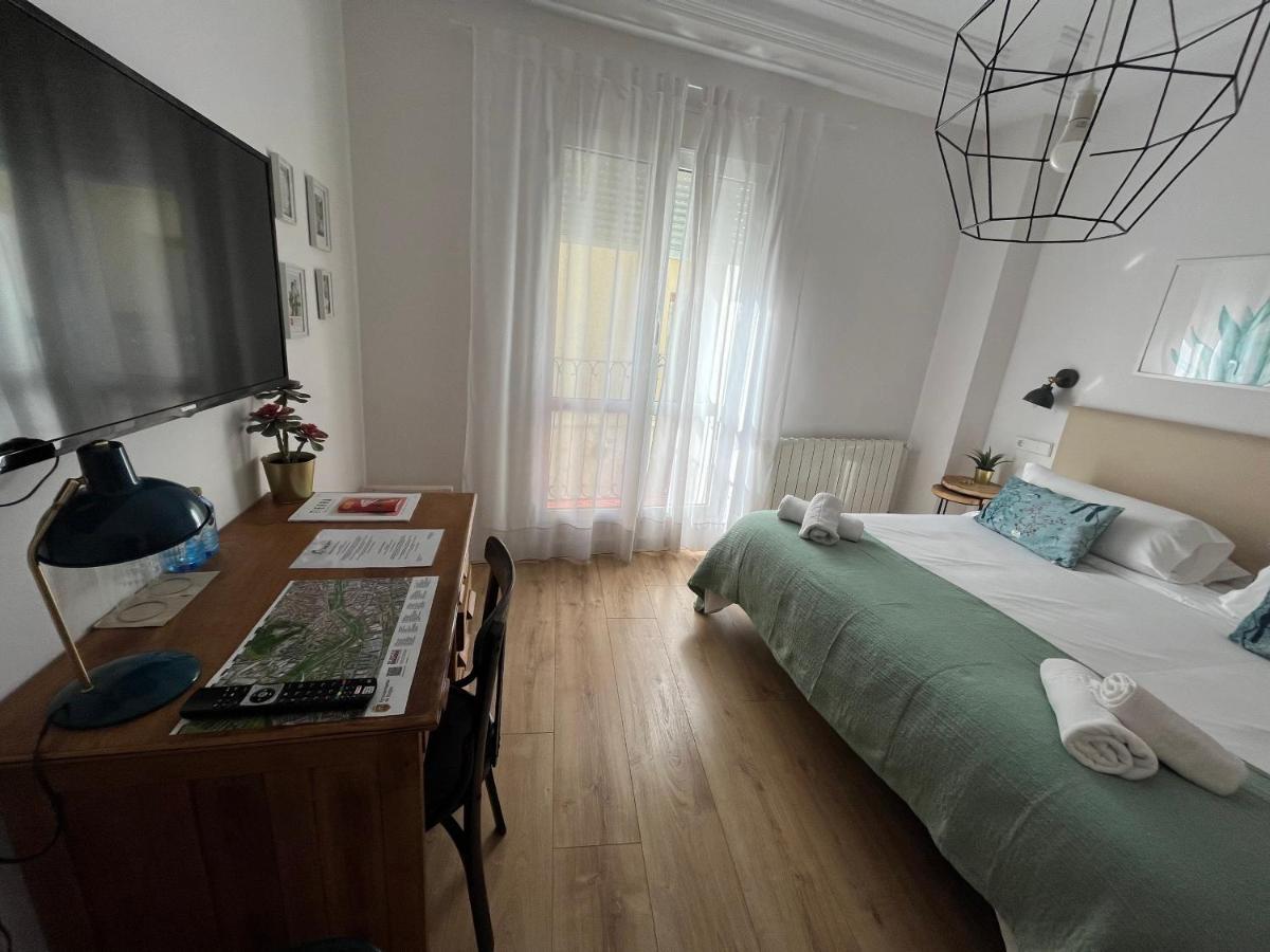 Pension Boutique Dona Urraca Burgos Bagian luar foto