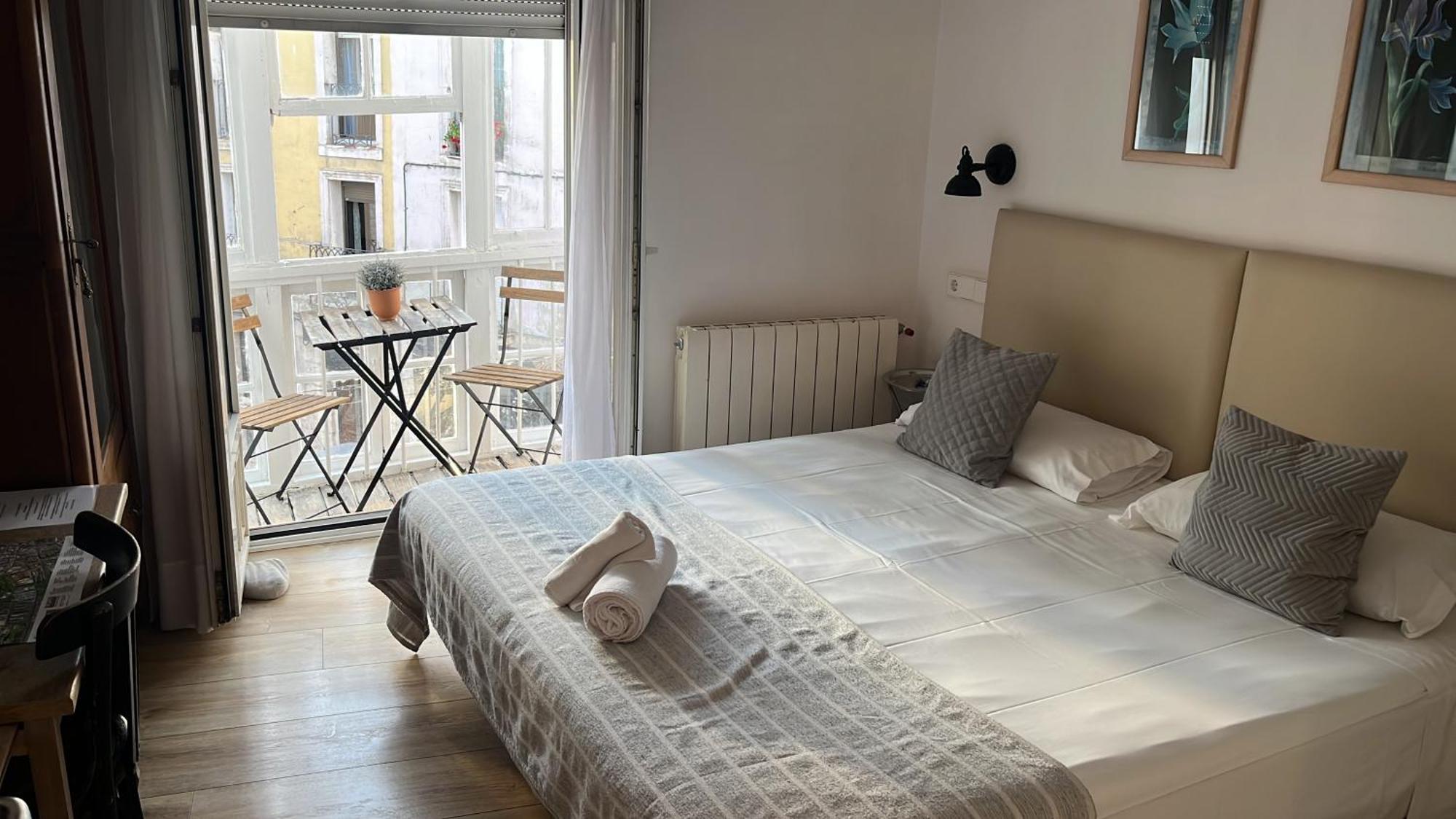 Pension Boutique Dona Urraca Burgos Bagian luar foto